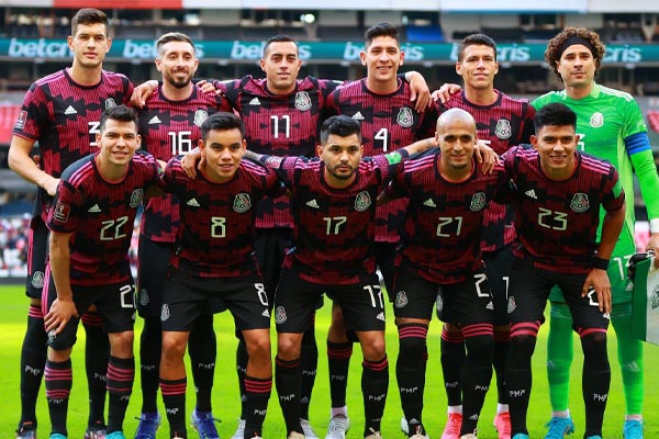 team photo for Qatar